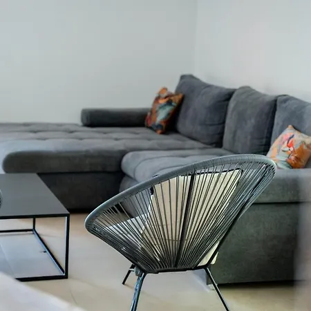 Lou Tavan - Renovee Avec Piscine & Jacuzzi - 4