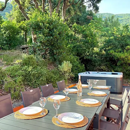 Lou Tavan - Renovee Avec Piscine & Jacuzzi - 4 *