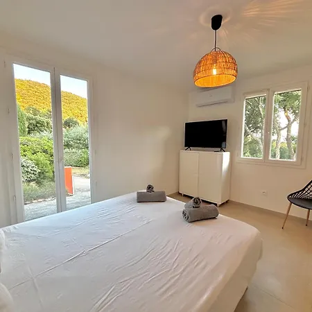 Lou Tavan - Renovee Avec Piscine & Jacuzzi - 4 * Le Lavandou