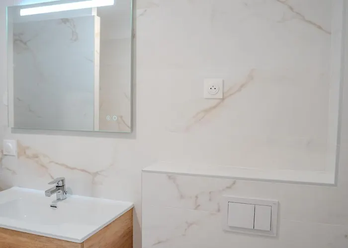 Lou Tavan - Renovee Avec Piscine & Jacuzzi - 4 Villa