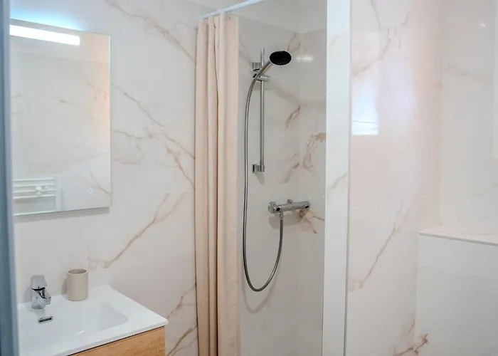 Villa Lou Tavan - Renovee Avec Piscine & Jacuzzi - 4