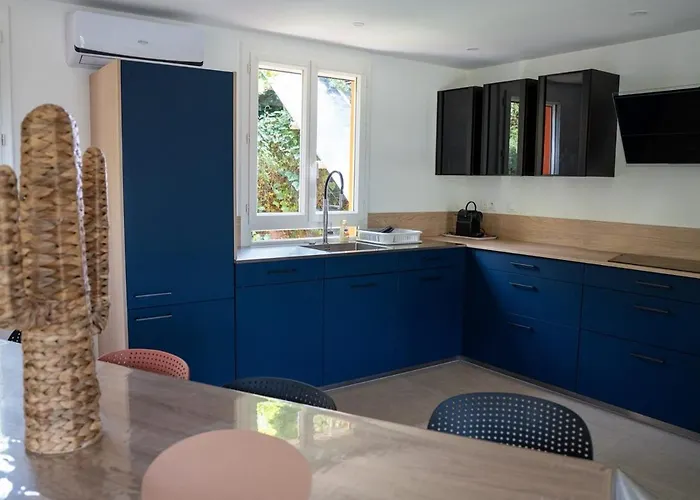 Lou Tavan - Renovee Avec Piscine & Jacuzzi - 4 Le Lavandou