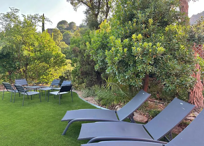 Lou Tavan - Renovee Avec Piscine & Jacuzzi - 4 Le Lavandou