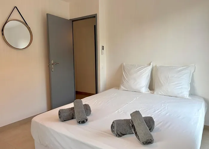 Villa Lou Tavan - Renovee Avec Piscine & Jacuzzi - 4 Le Lavandou